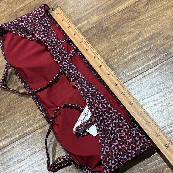 Amazon Essentials Women's Red and Black Leopard print Bikini Top - Picture 10 of 10